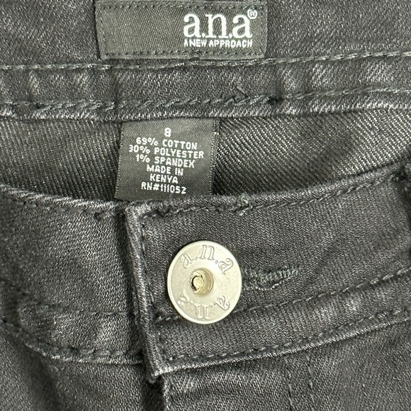 Women's a.n.a New Approach 8 Medium Denim Shorts Jeans Jean Black Stretch Short - Picture 6 of 7